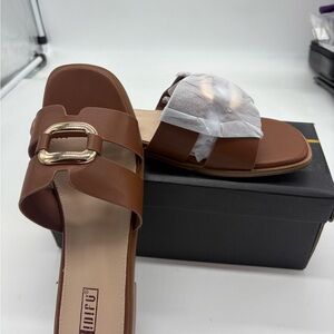 IDIFU Brown Sandals with Gold Accent